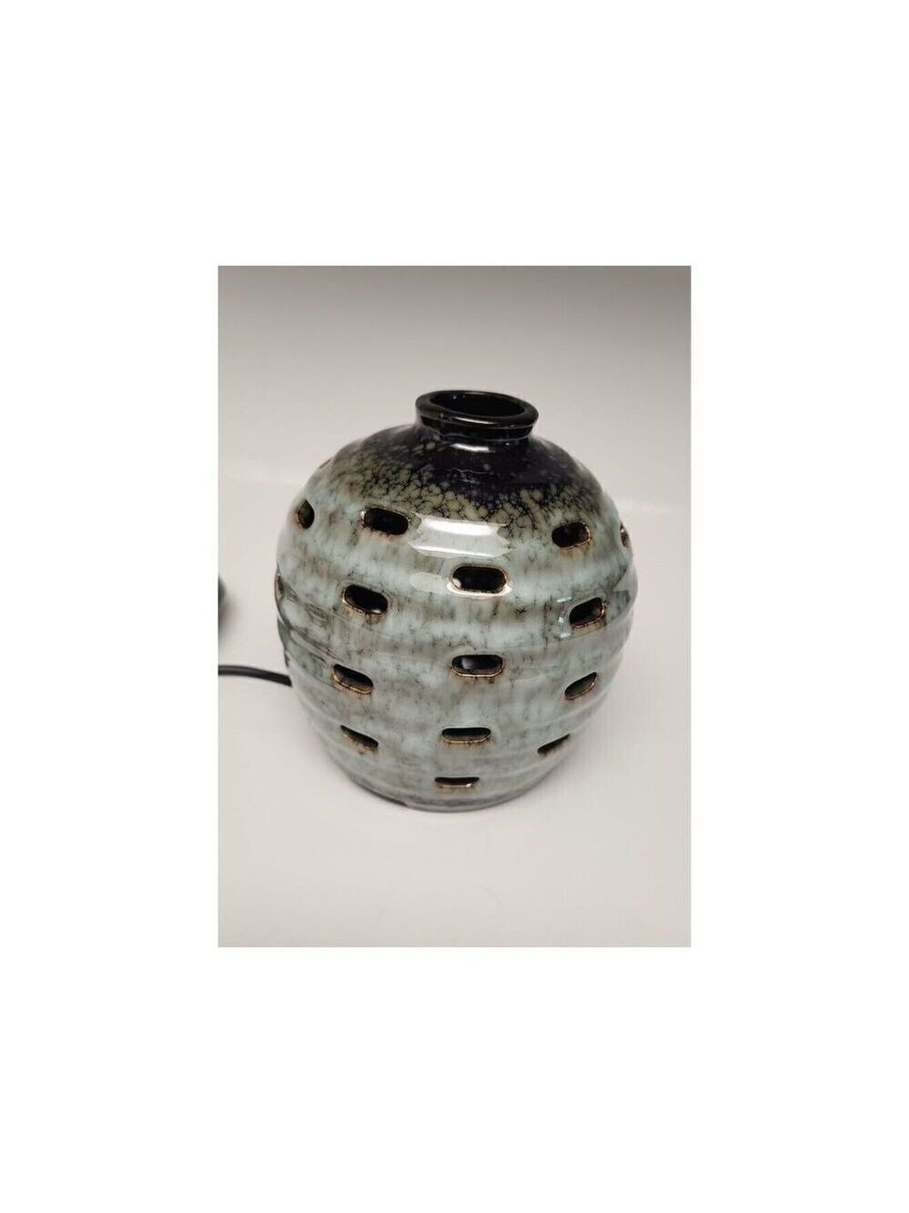 WESTINGHOUSE Scenterrific Fragrance Warmer Simulates A Warm Candle Glow - Picture 5 of 6